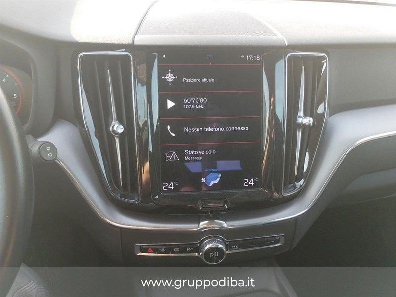 Volvo XC60 II 2018 Diesel 2.0 b4 Momentum Pro awd auto