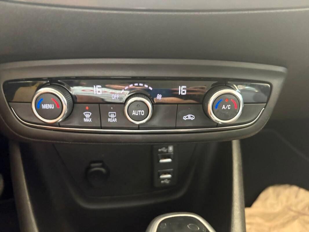 Opel Crossland 1.5 ECOTEC D 120 CV Start&Stop aut. Design & Tech