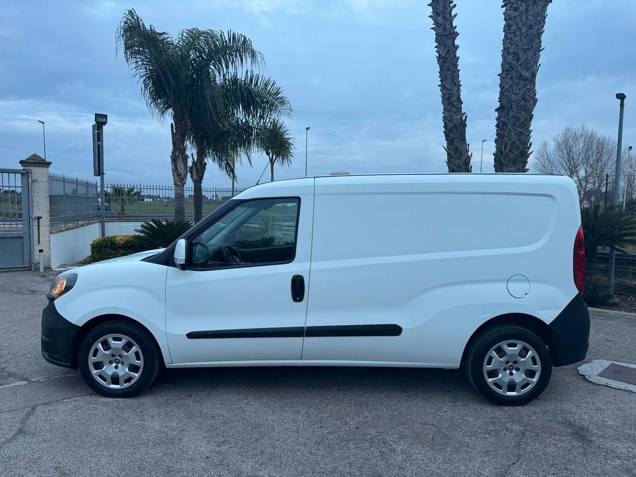 Doblò a benzina con Attrezzatura interna