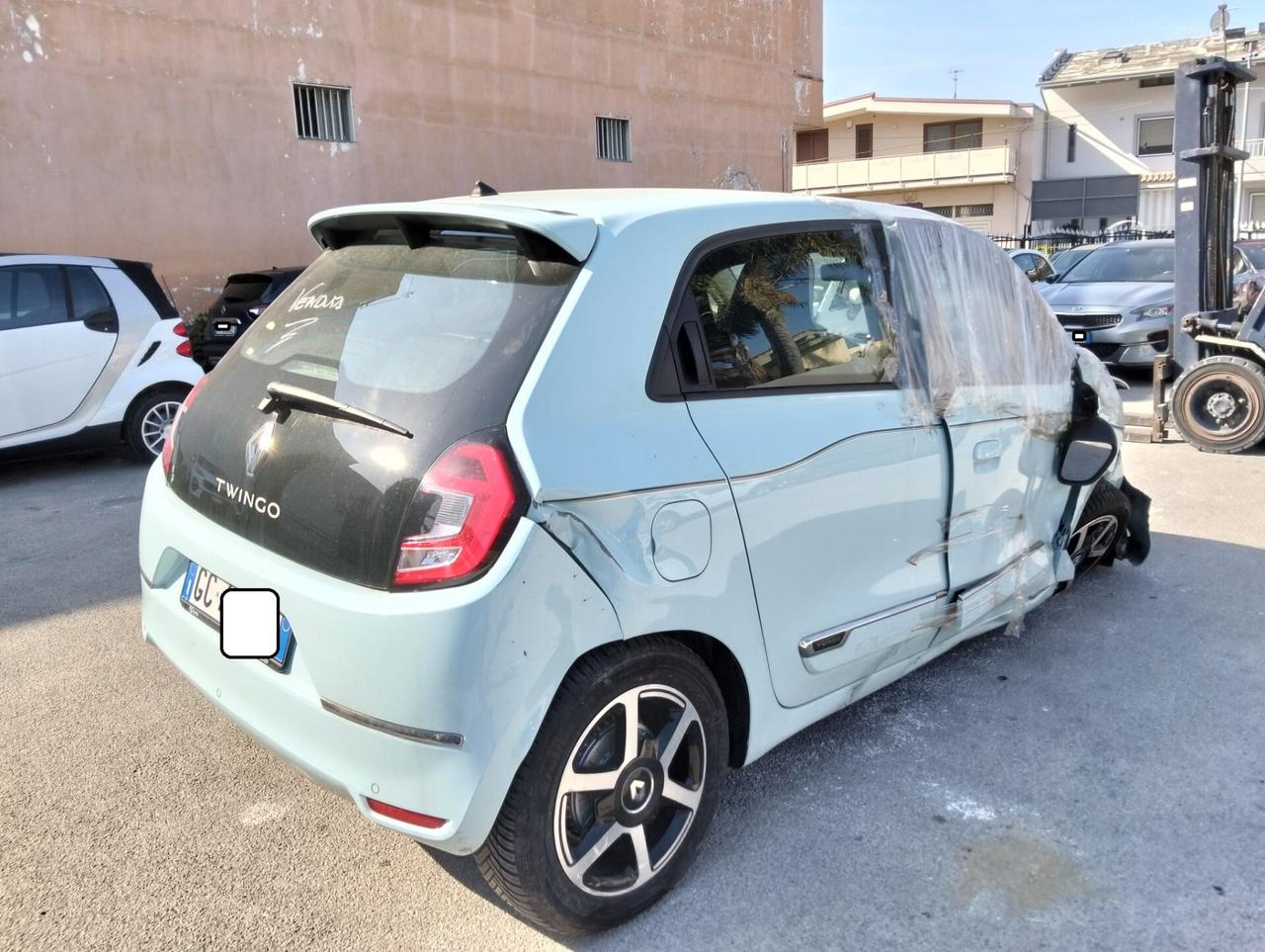 Renault Twingo 900 Benzina EDC 2020 SINISTRATA