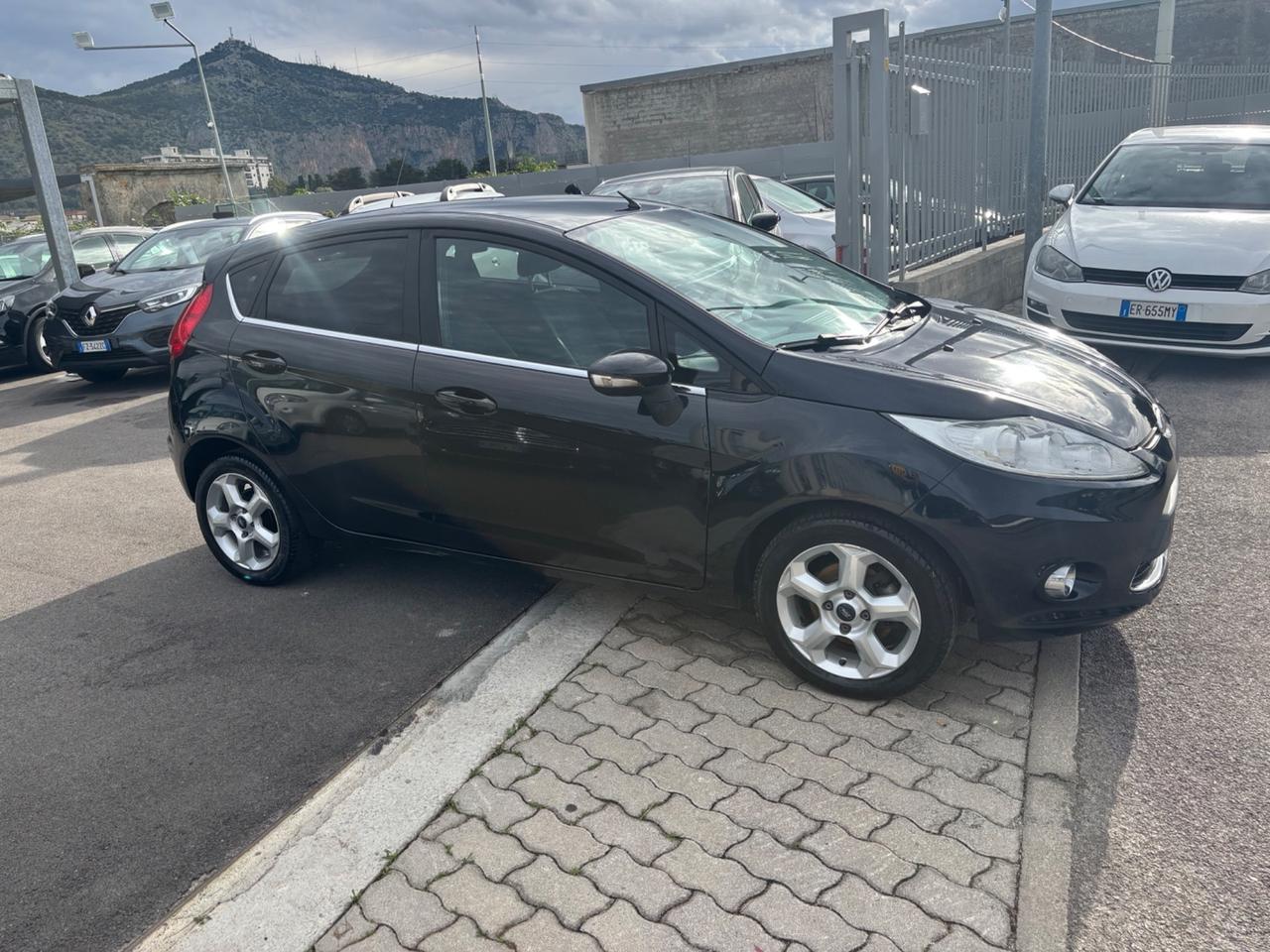 Ford Fiesta 1.4 5 porte Bz.- GPL Titanium