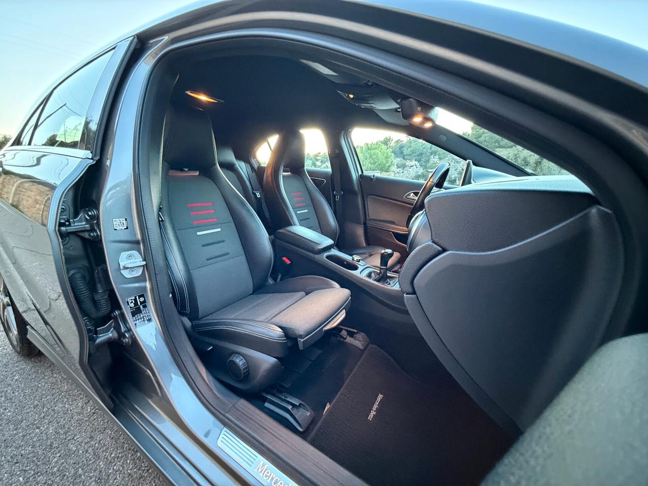 Mercedes A180 Sport/1.5 110 CV/KEYLESS/CAMERA/AMBIENT LIGHTS