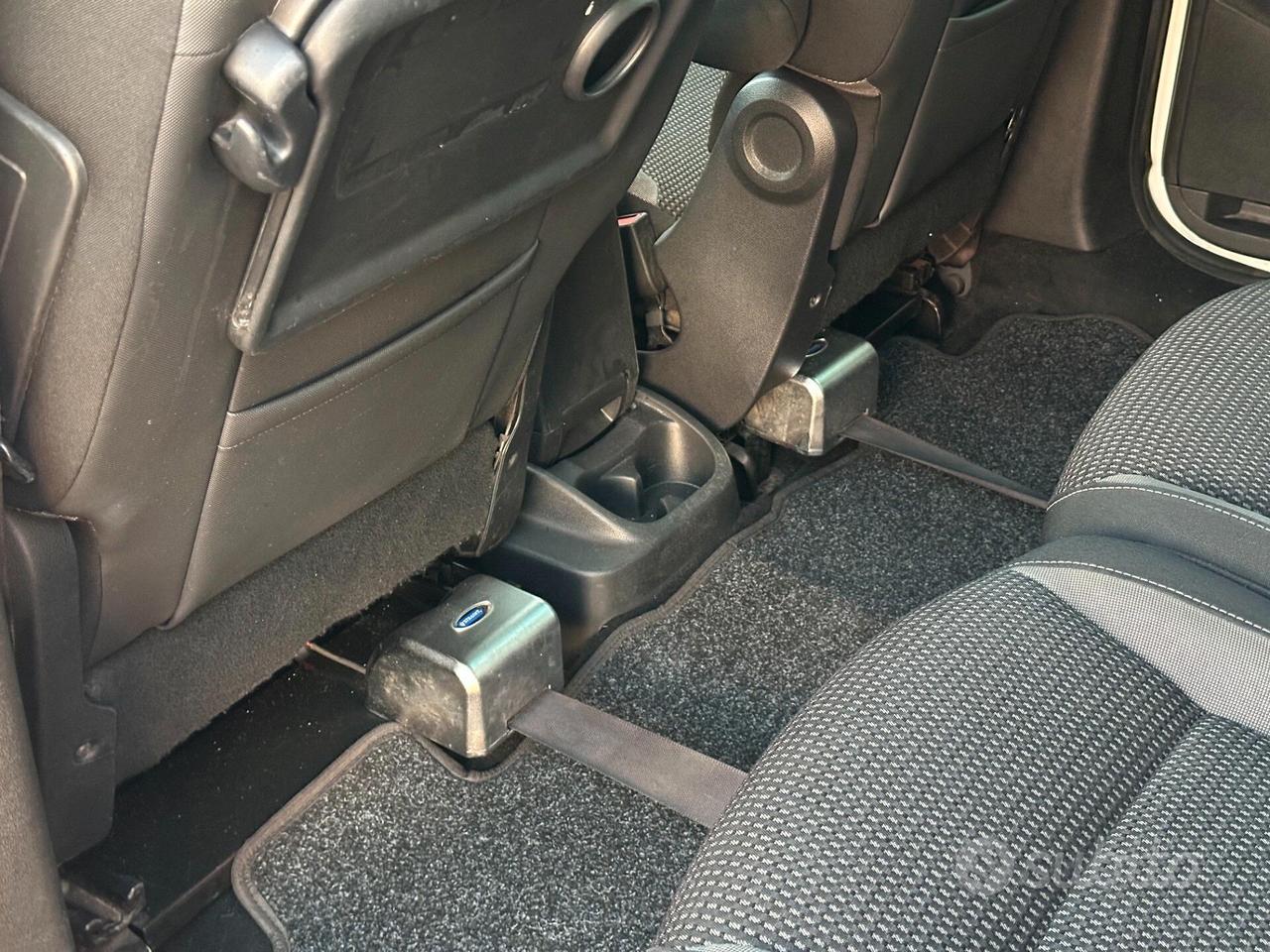 Peugeot Partner 1.6HDi Pianale ribassato Disabili