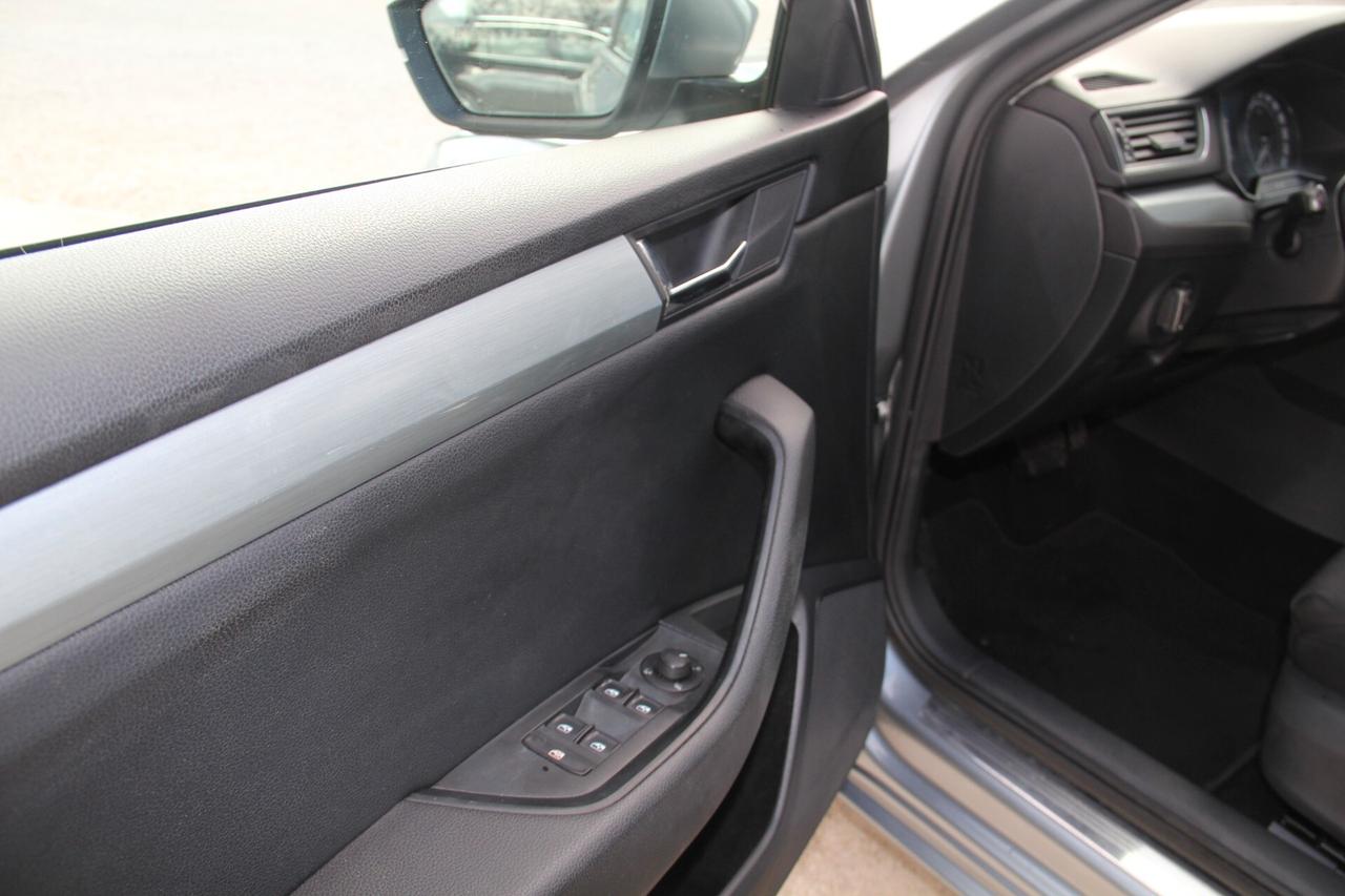 Skoda Superb 2.0 TDI DSG Wagon Executive (KW 110 - CV 150)
