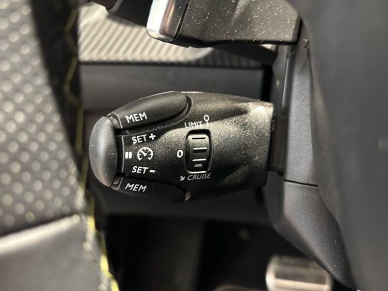 Peugeot 208 GT Hybrid 136 e-DCS6 auto