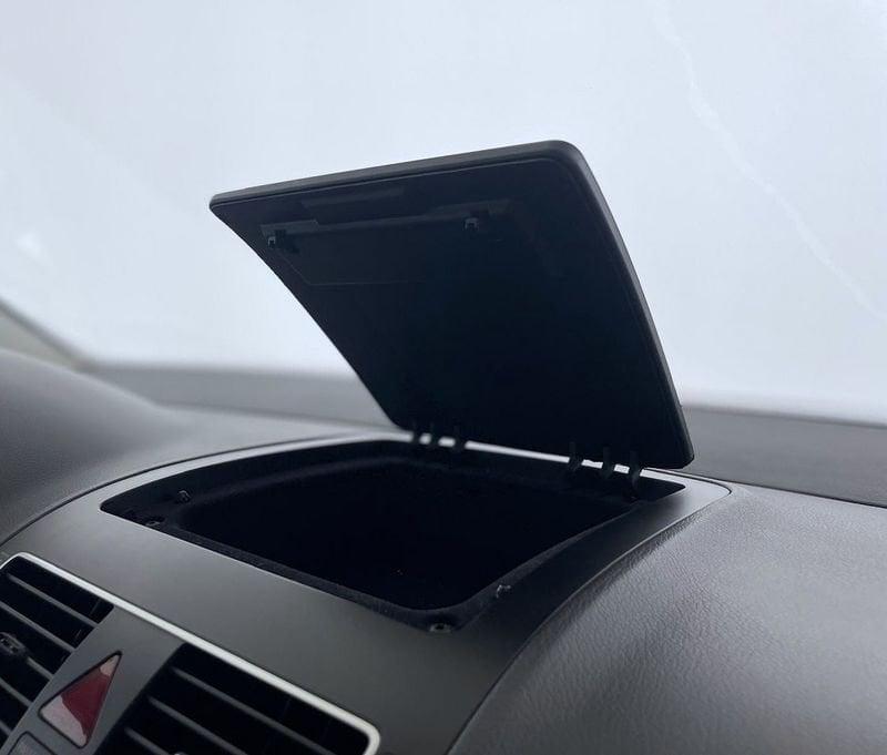 Volkswagen Touran Touran 1.6 TDI DPF Comfortline BMT ** 7 POSTI ** ** OFFERTA RISERVATA SOLO PER OPERATORI DEL SETTORE