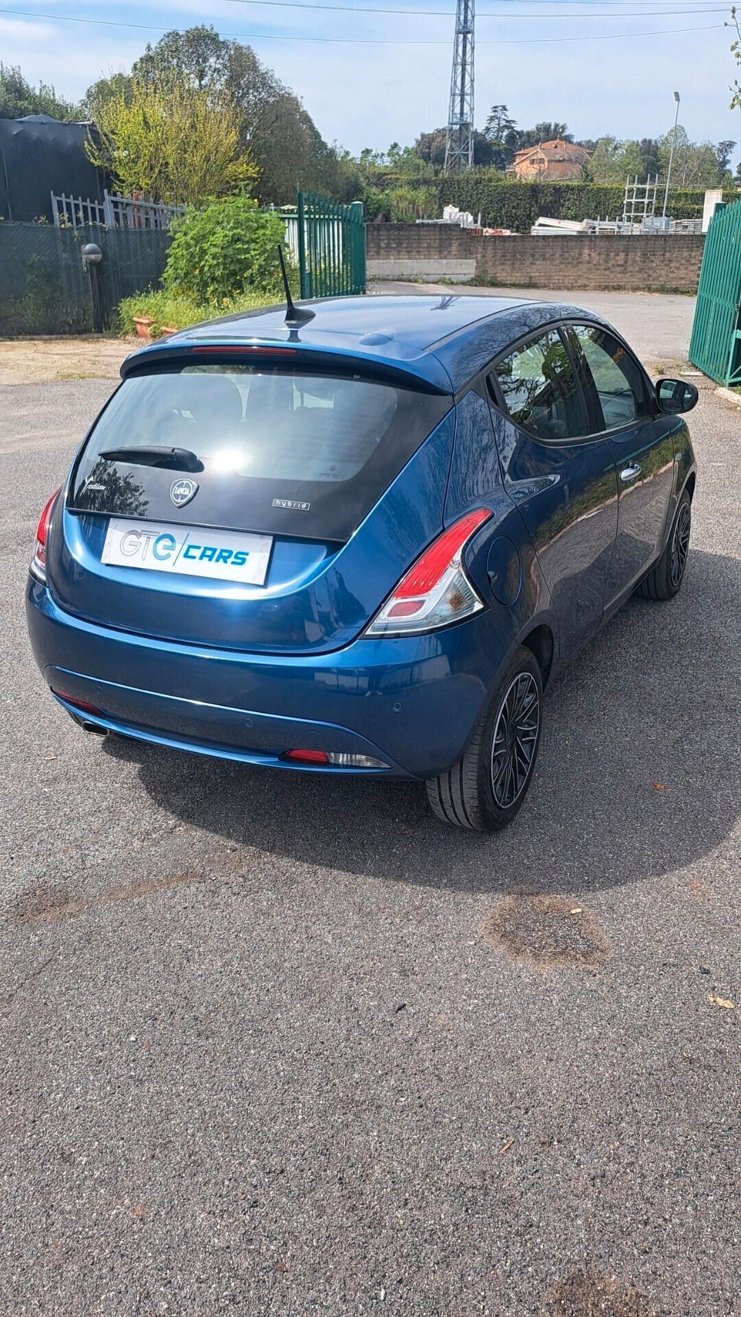 Lancia Ypsilon 1.0 FireFly 5 porte S&S Hybrid Ecochic Gold