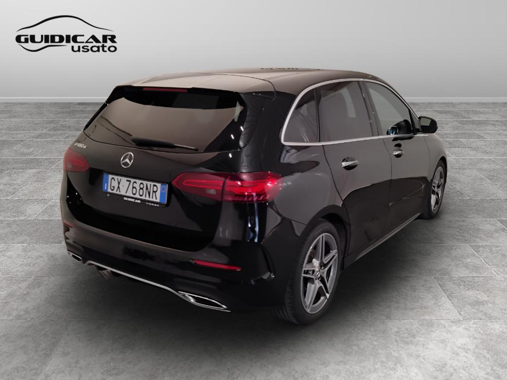 Mercedes-Benz Classe B - W247 2023 - B 180 d AMG Line Advanced Plus auto