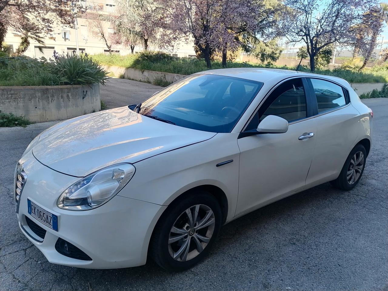 Alfa Romeo Giulietta 1.6 JTDm-2 105 CV Distinctive
