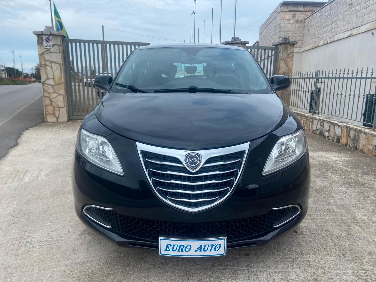 Lancia Ypsilon 1.2 69 CV 5 porte Platinum
