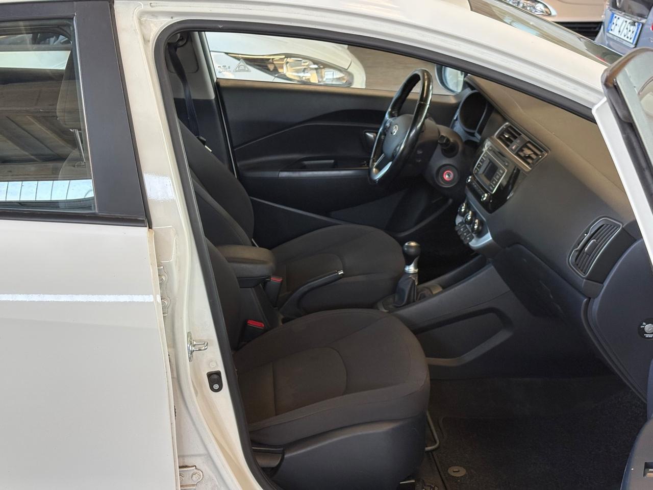 Kia Rio 1.2 CVVT 5p. Cool