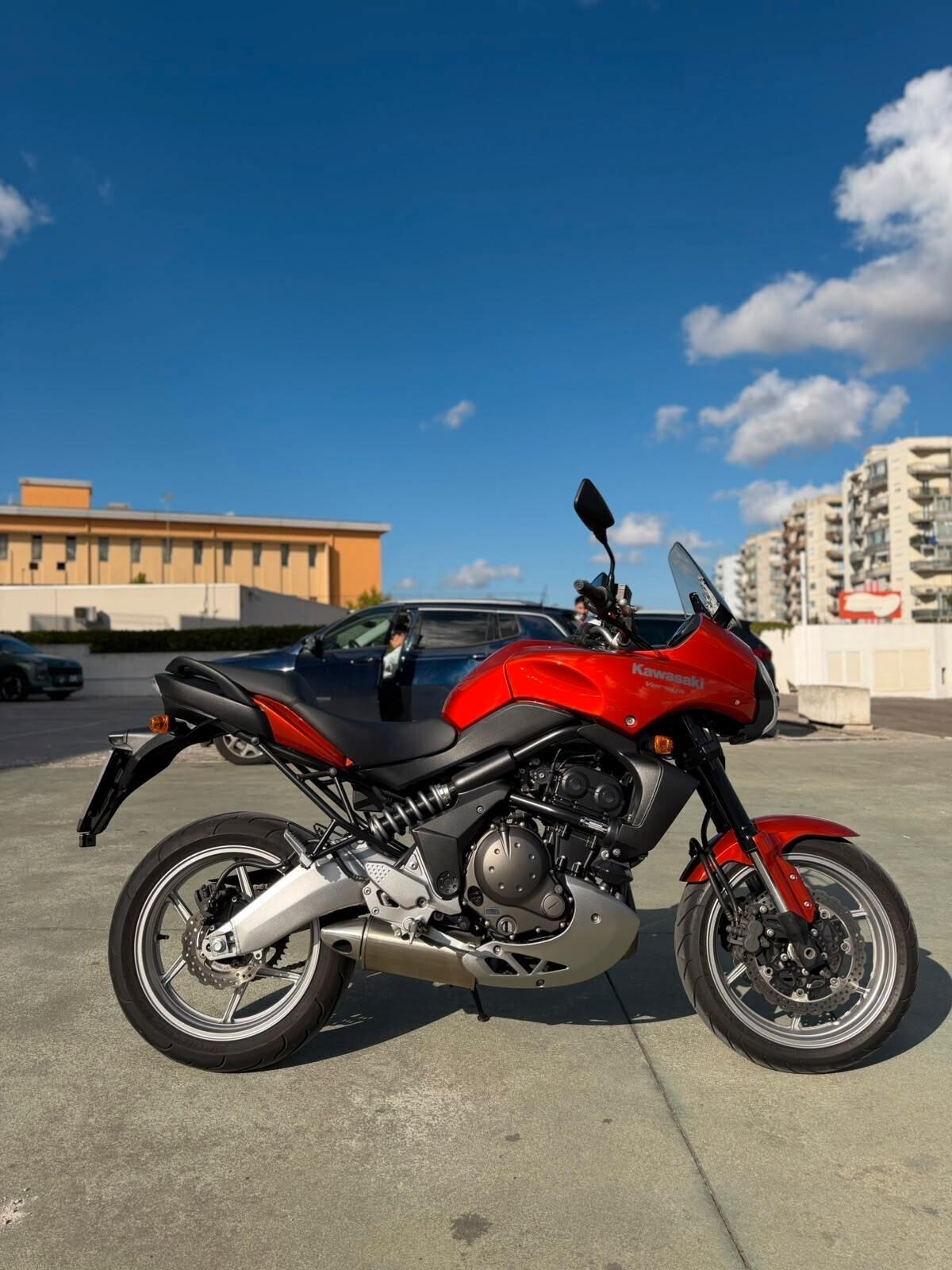 KAWASAKI VERSYS 650 – 15.000 KM - PATENTE A2