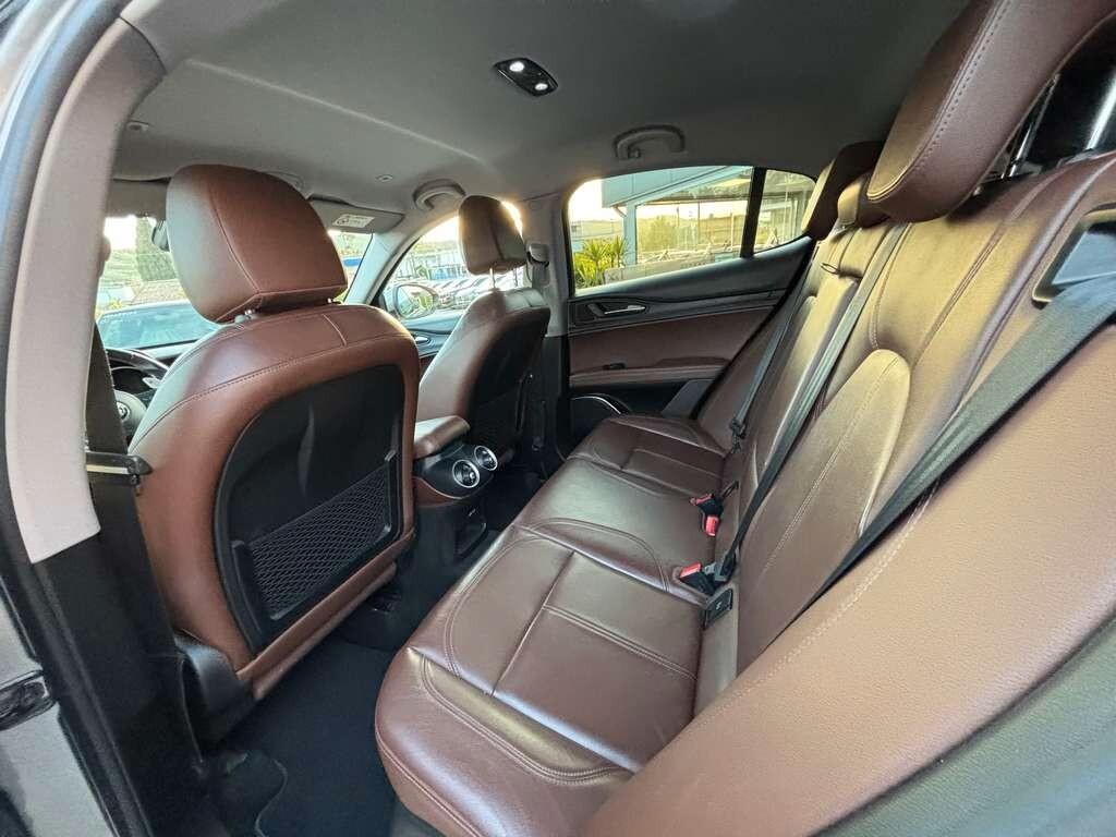 Alfa Romeo Stelvio 2.2 Turbodiesel 210 CV AT8 Q4 Executive 2018 / KM 235.000 Tua a solo 149 Euro al mese