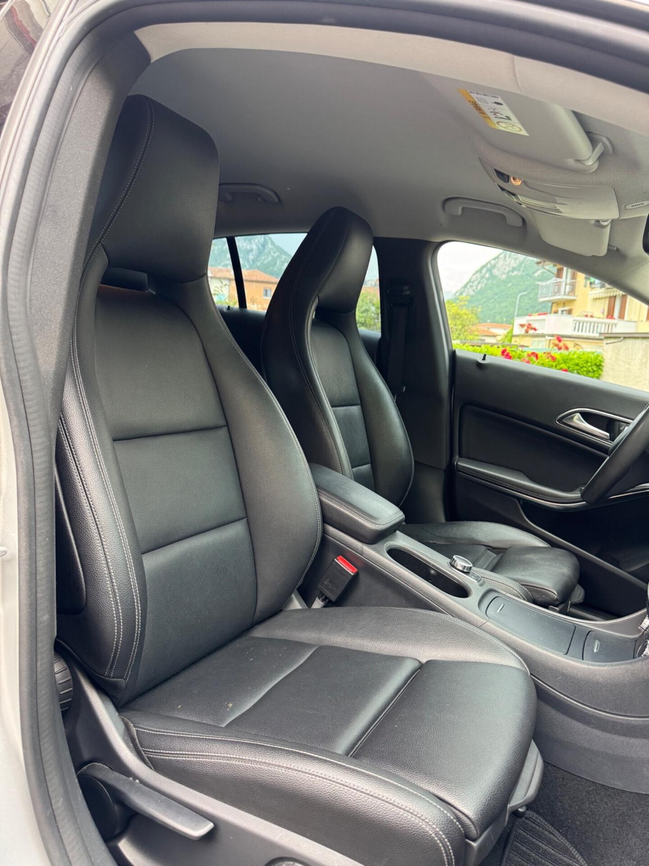 Mercedes-benz CLA 200 d Premium