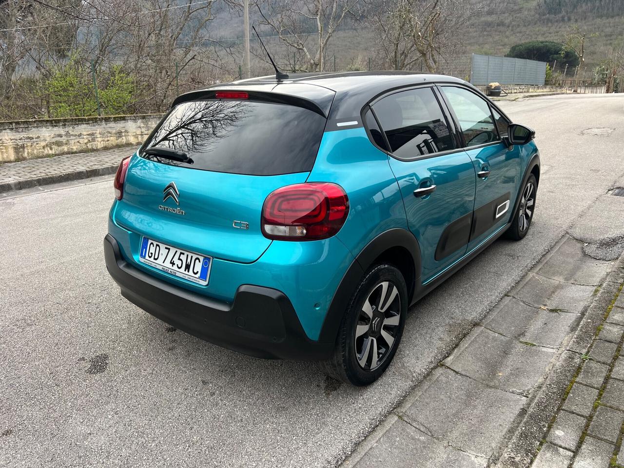 Citroen C3 1.2 PureTech 83cv benzina Shine 2021