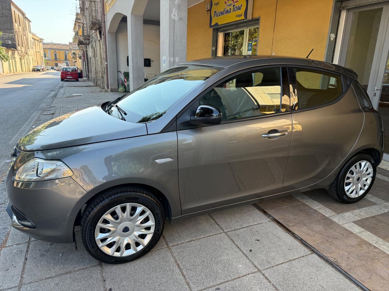 Lancia Ypsilon 2013 - 1.2 bz. 69 CV 5 porte Silver