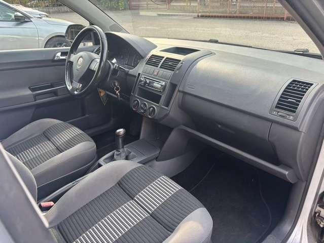 Volkswagen Polo Polo IV 2005 5p 1.2 United 70cv