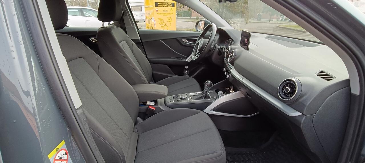 Audi Q2 35 TFSI S tronic Identity Black