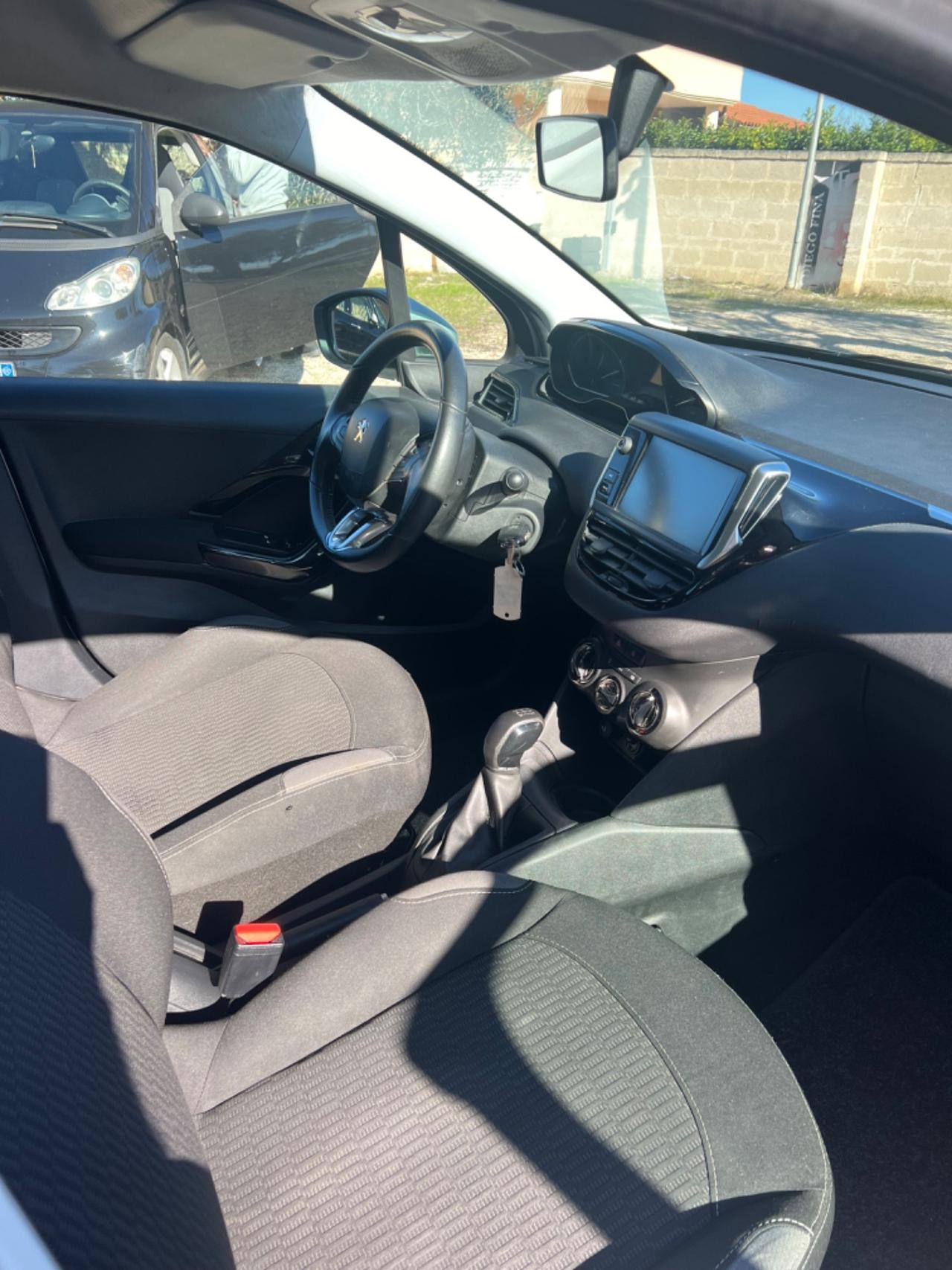 Peugeot 208 PureTech 68 5 porte Active km 100000 ufficiali!!