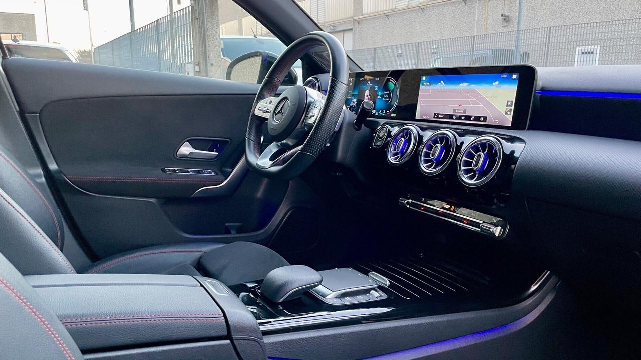 MERCEDES-BENZ CLASSE A250 2.0 PREMIUM 4-MATIC 224CV - ALCANTARA, SEDILI RISCALDABILI, PACCHETTO LUCI