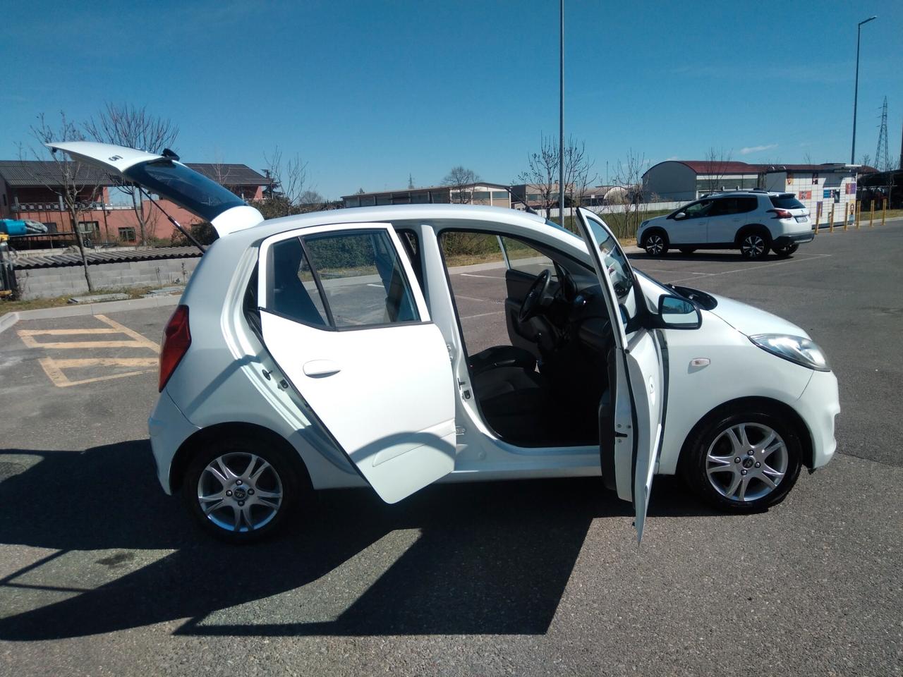 Hyundai i10 1.1 69cv 12V Sound Edition x neopatentati