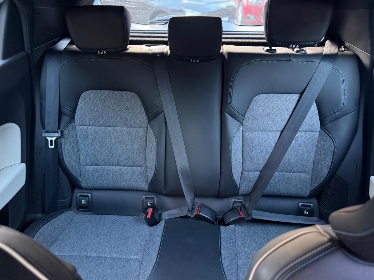 Renault Clio Full Hybrid E-Tech 140 CV 5 porte Initiale Paris