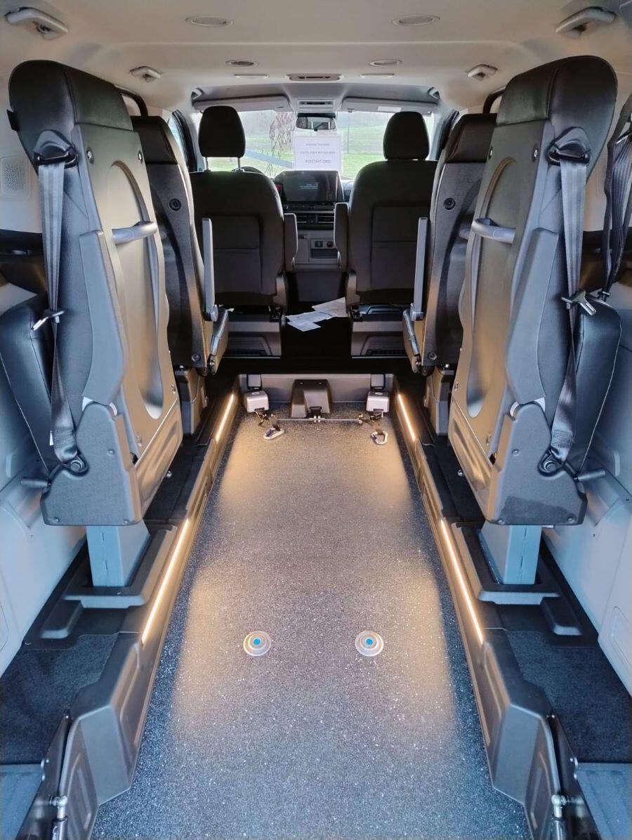 CUSTOM TRASPORTO DISABILI CON RIBASSAMENTO