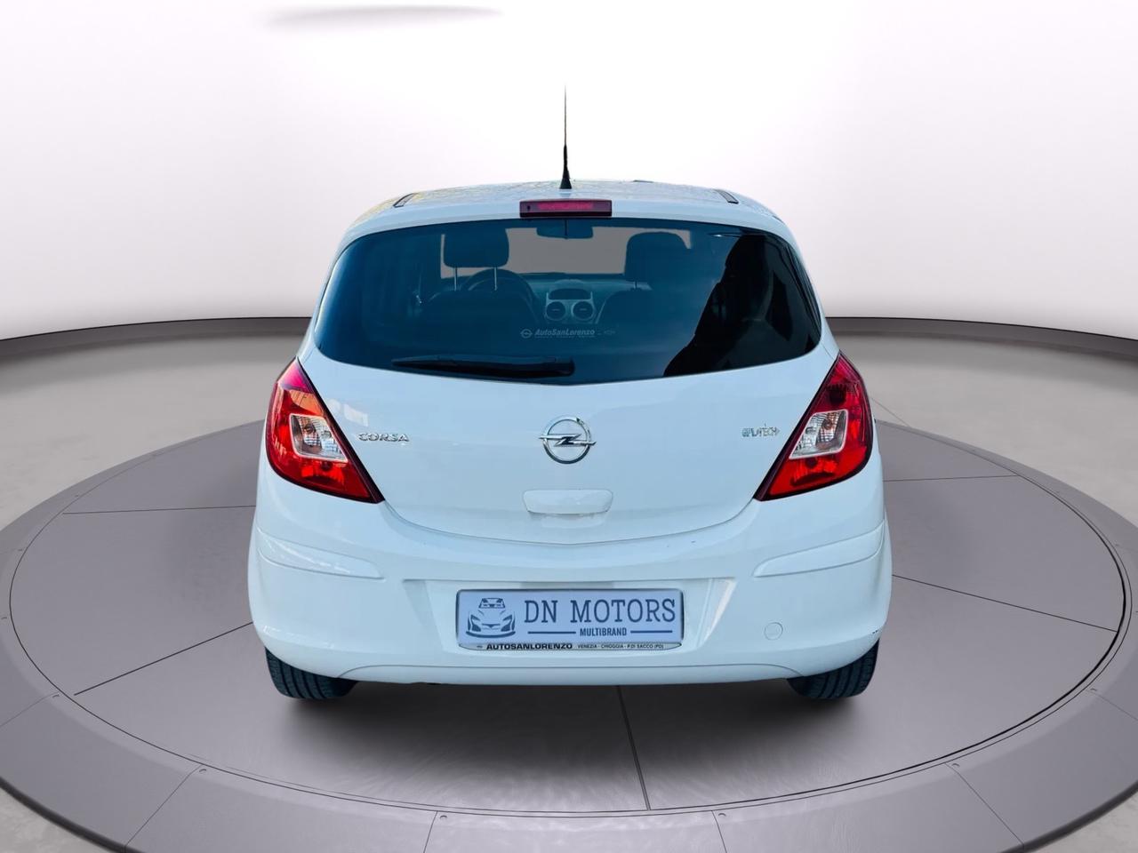 Opel Corsa 1.2 benzina gpl anno 2013