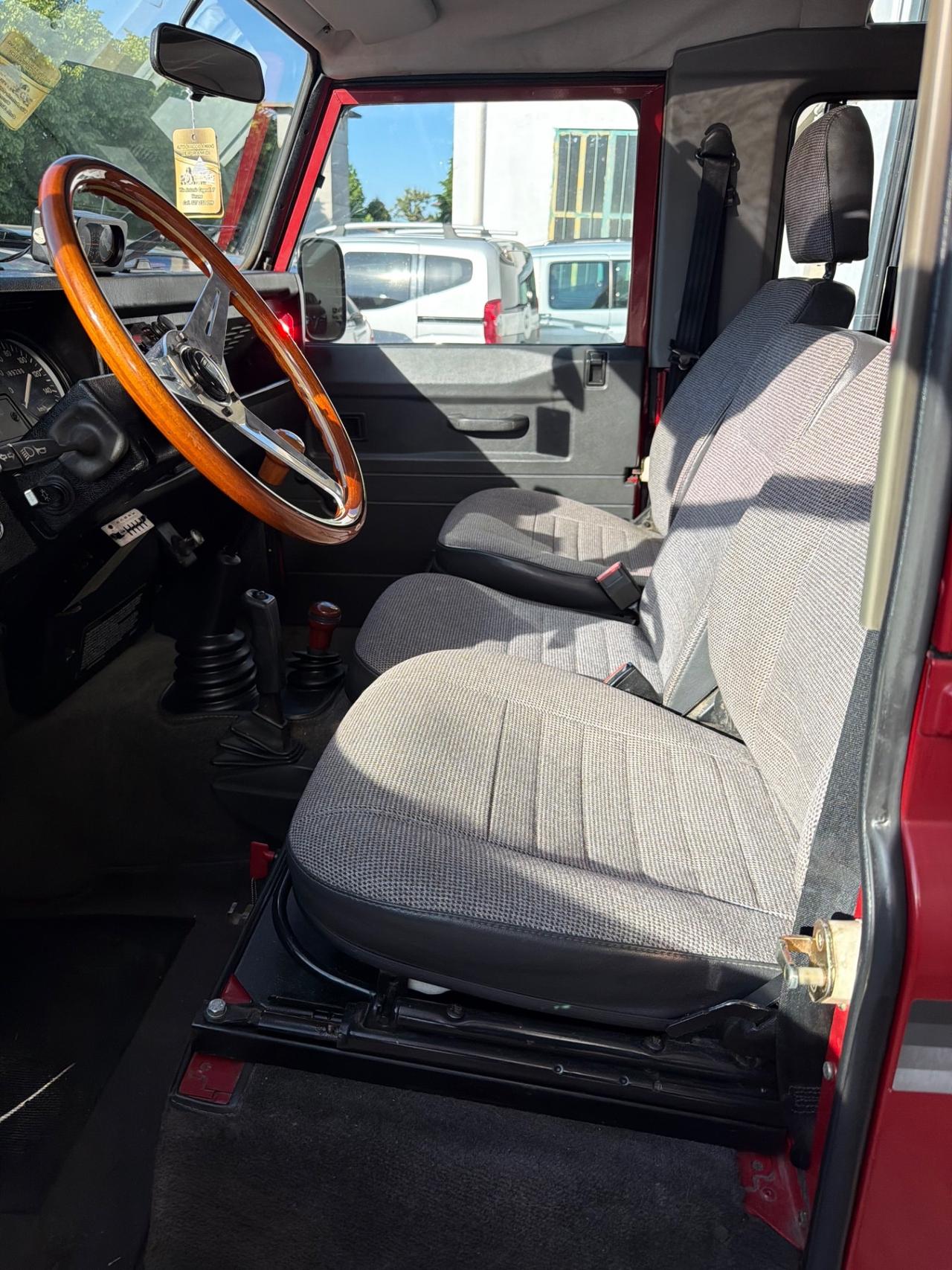Land Rover Defender 90 turbodiesel Hard-top