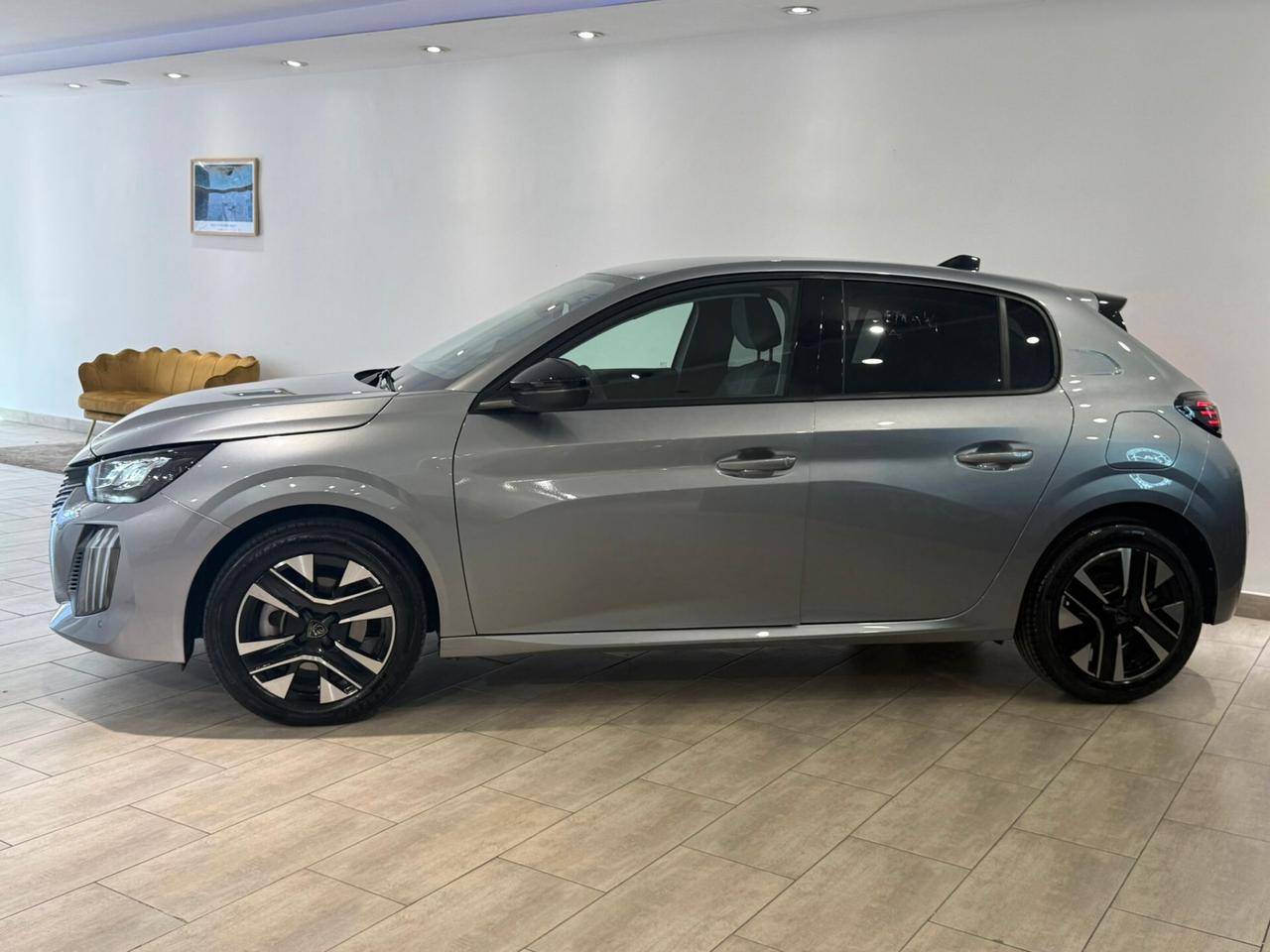 PEUGEOT 208 ALLLURE PACK 1.2 100CV ANNO 2025 CON 20.000KM