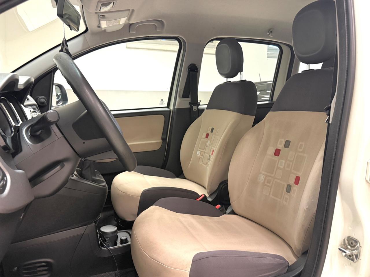 Fiat Panda 1.2 Lounge 5 POSTI NEOPATENTATI