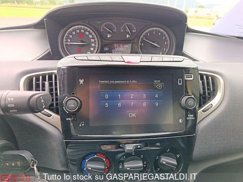 Lancia Ypsilon 1.0 FireFly 5 porte S&S Hybrid Silver