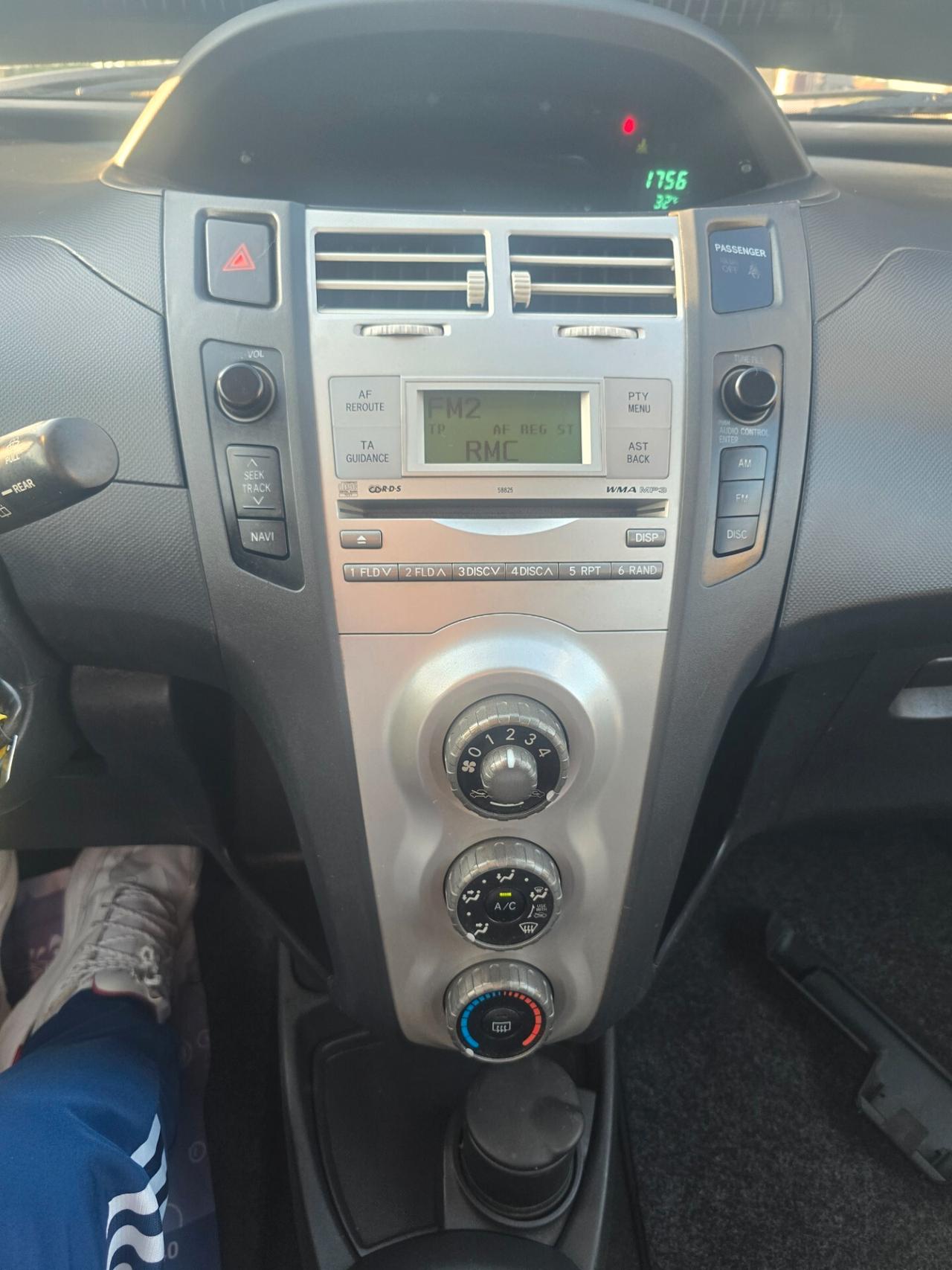 Toyota Yaris 1.0 3 porte Sol