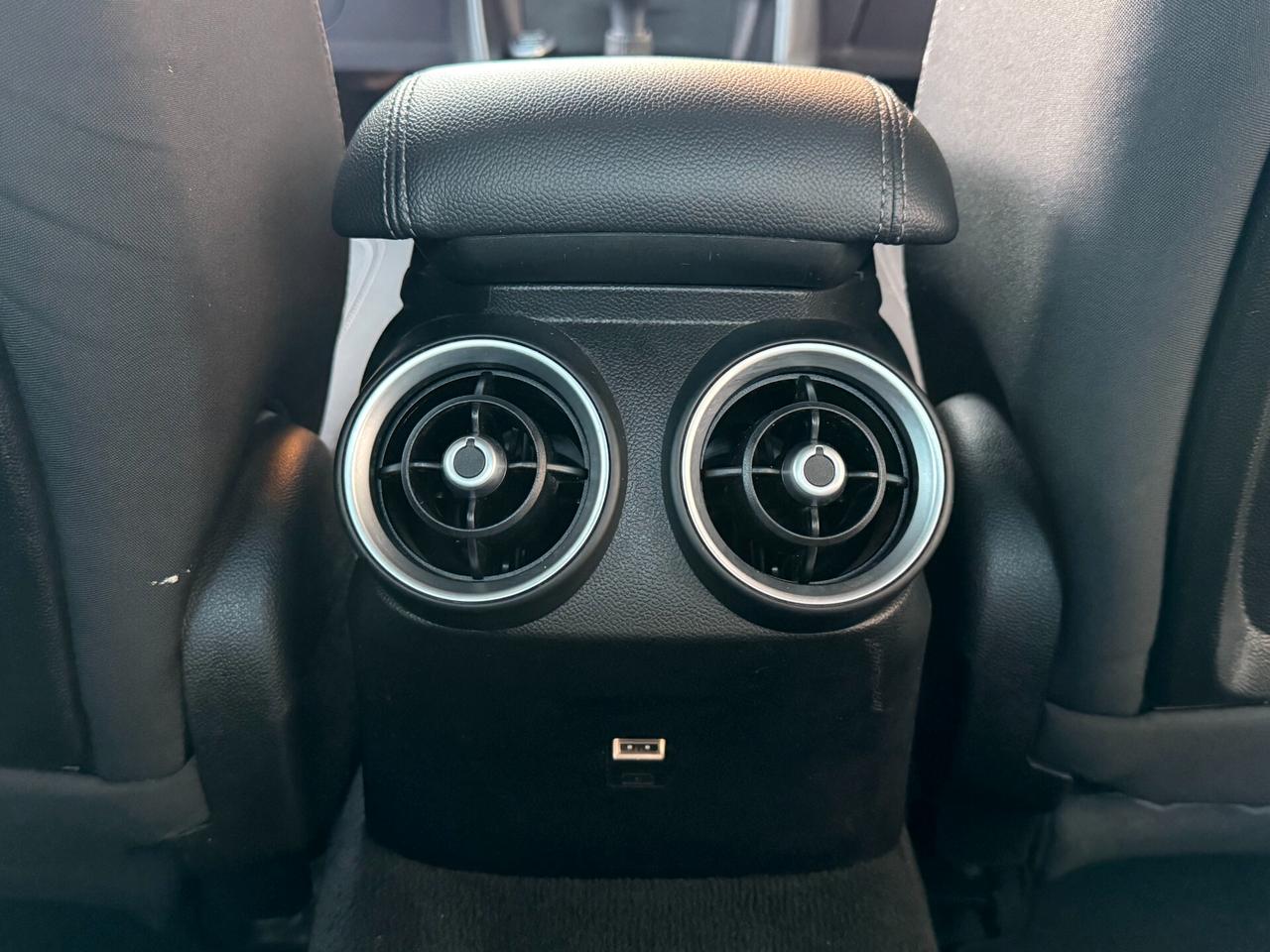 Alfa Romeo Giulia 2.2 TD 160CV NAVI LED - 2019