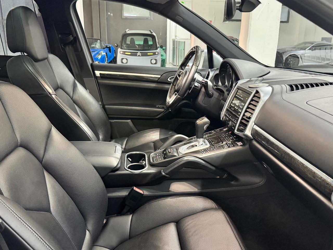 Porsche Cayenne 3.0 e-hybrid S tiptronic