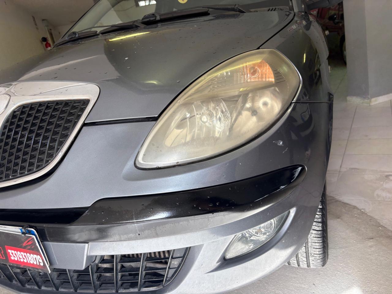 Lancia Ypsilon 1.3 MJT 75 CV Platino