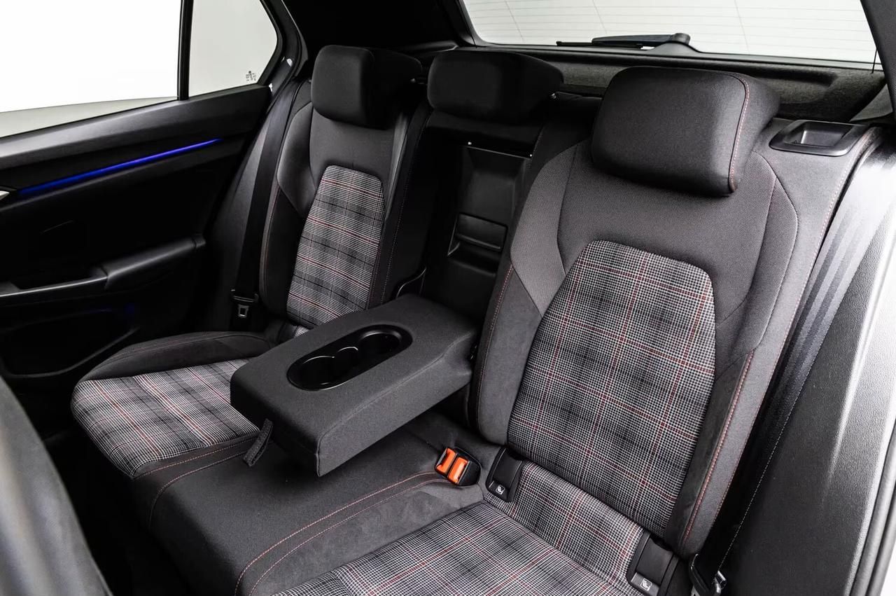 Volkswagen Golf GTI 8.5 2.0 TSI DSG TELECAMERA HARMAN/KARDON