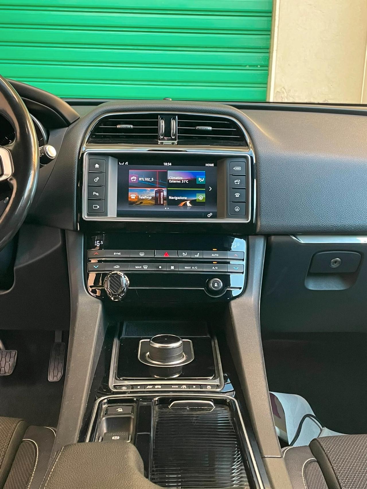 Jaguar F-Pace 2.0 D 180 CV AWD R-Sport