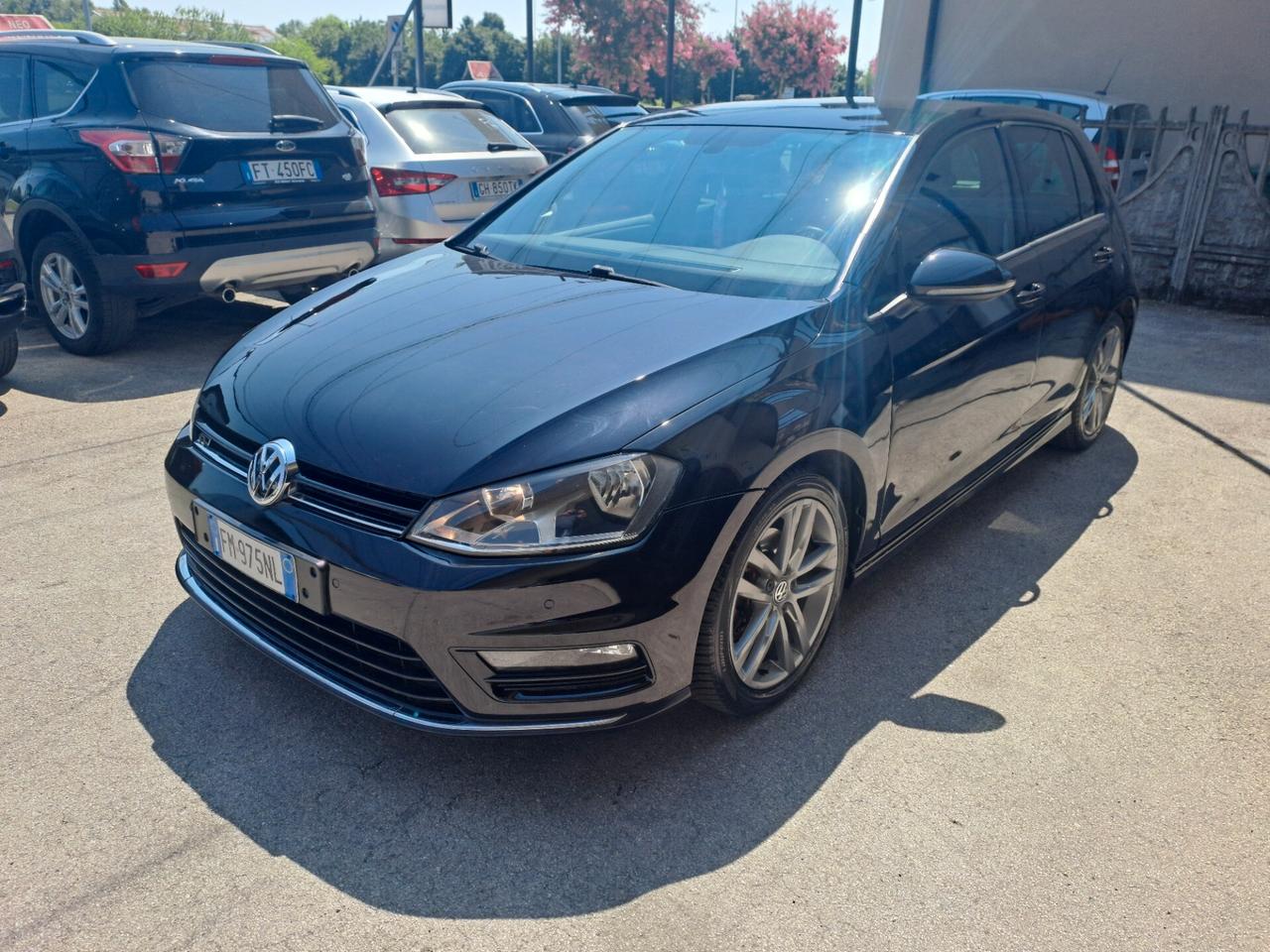 Volkswagen Golf 1.6 TDI 110CV R-Line - OK NEOPATENTATI