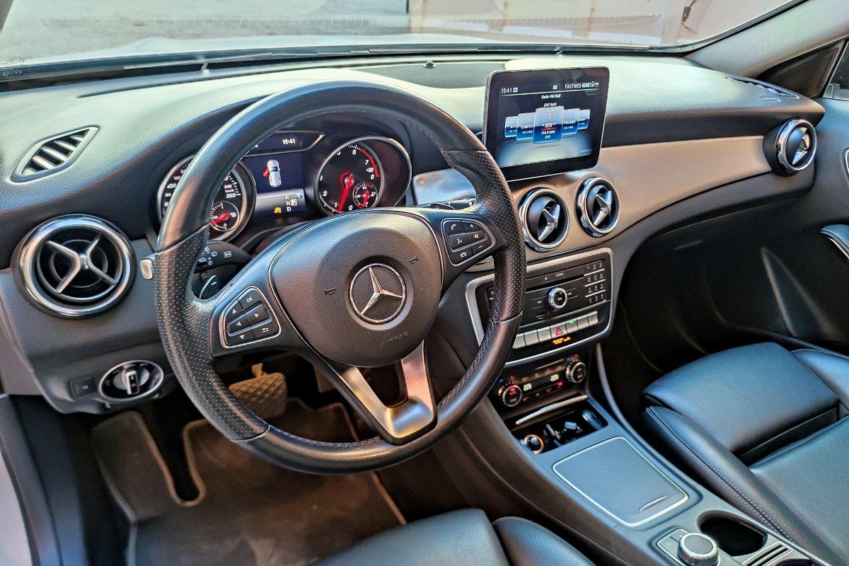 MERCEDES GLA 200 Sport