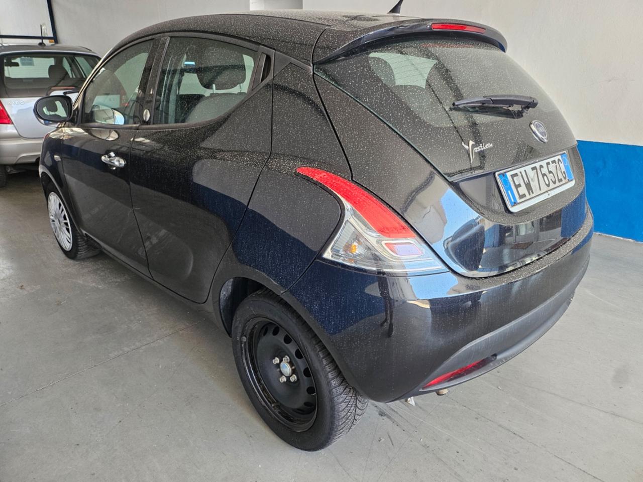Lancia Ypsilon 1.2 69 CV 5 porte GPL Ecochic Silver