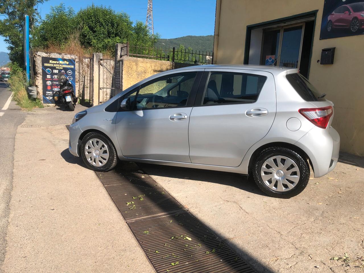 Toyota Yaris 1.5 Hybrid 5 porte Cool