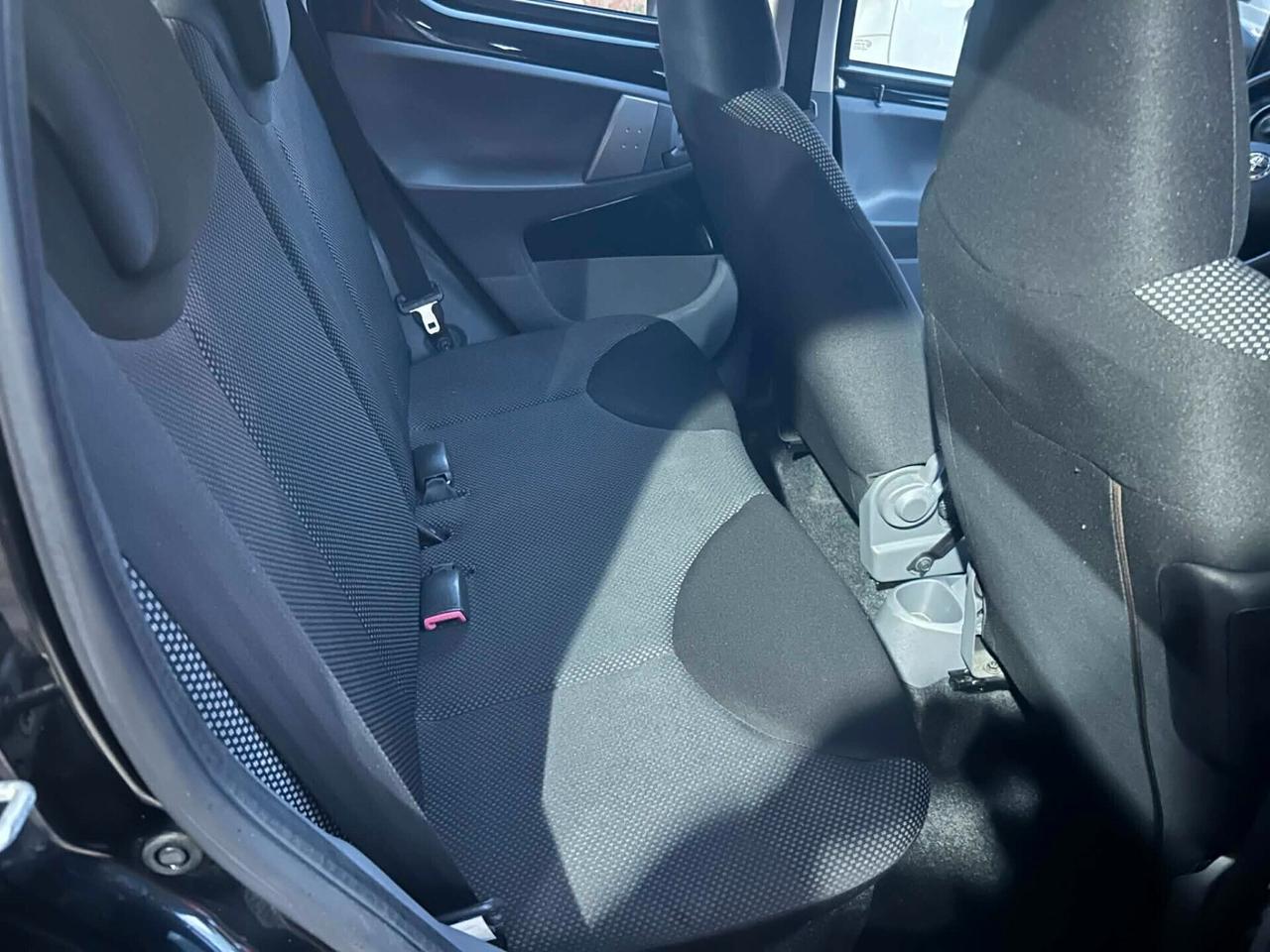 TOYOTA AYGO 1.0 68CV 2012 EURO 5 TOTAL BLACK