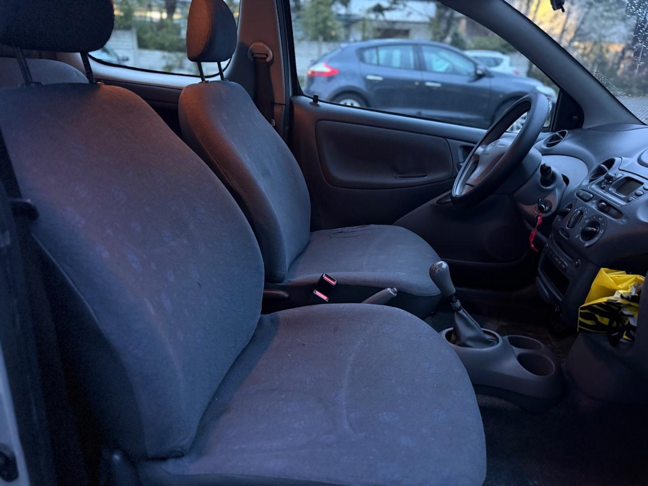 Toyota Yaris 1.0i 16V cat 3 porte