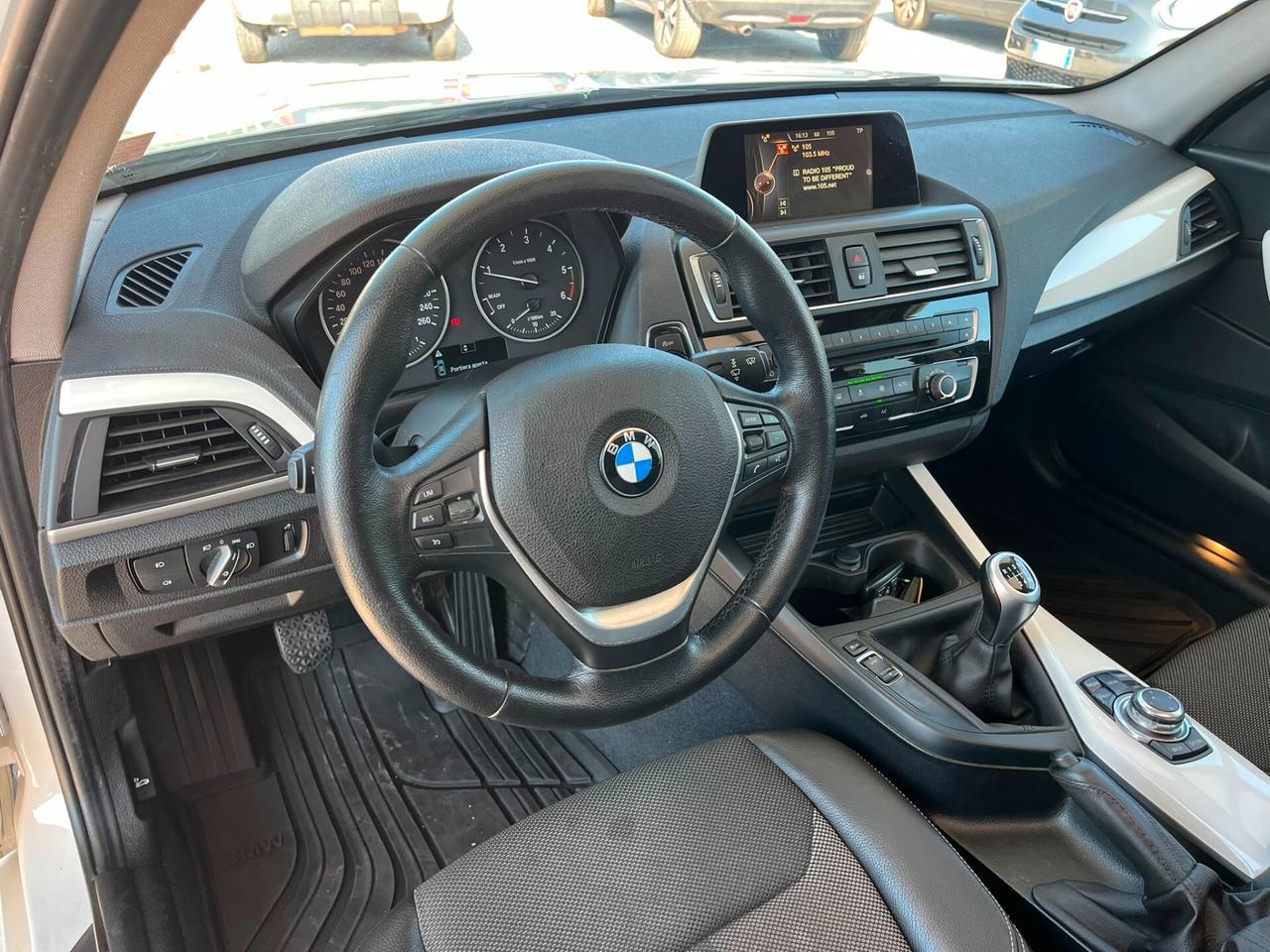 Bmw 118 118d 5p. Urban