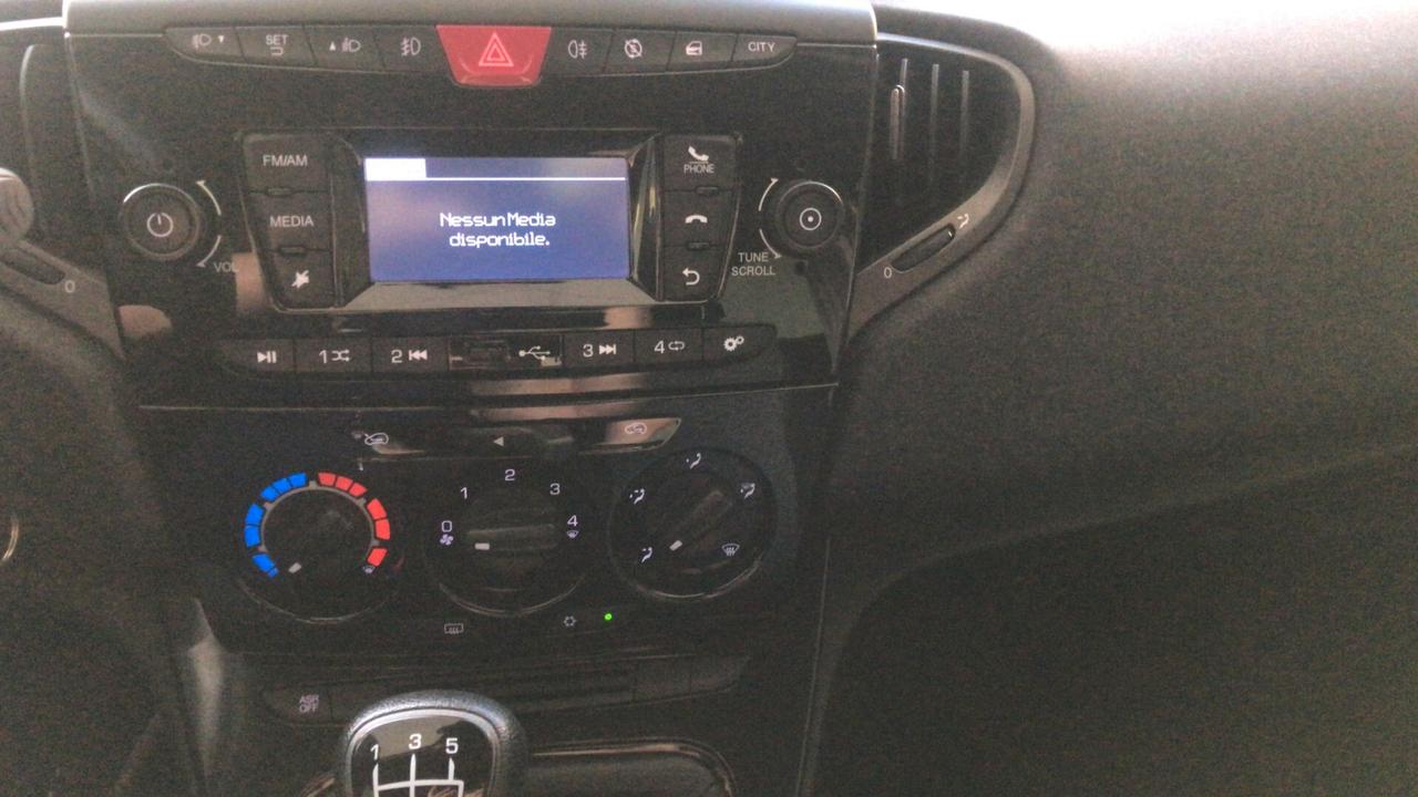 Lancia Ypsilon 1.2 69 CV 5 porte S&S Gold
