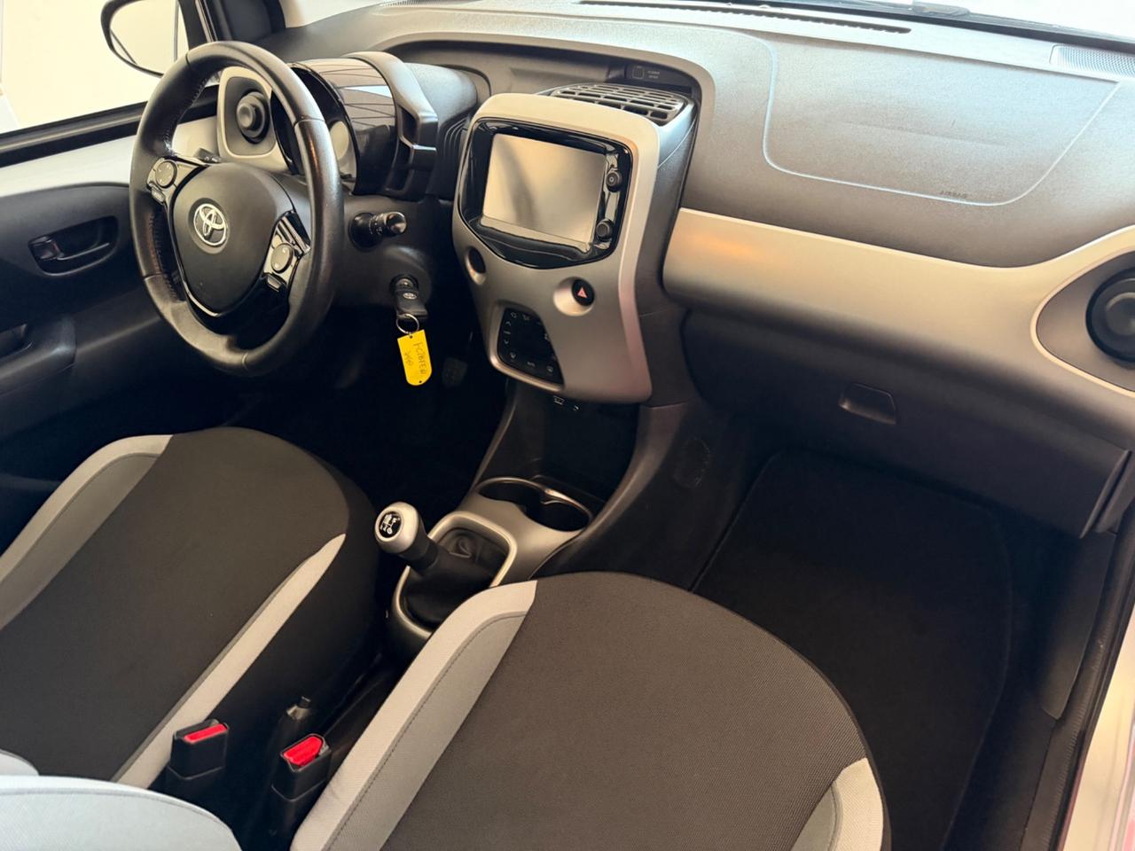 Toyota Aygo 1.0 VVT-i 69 CV 5 porte x-wave
