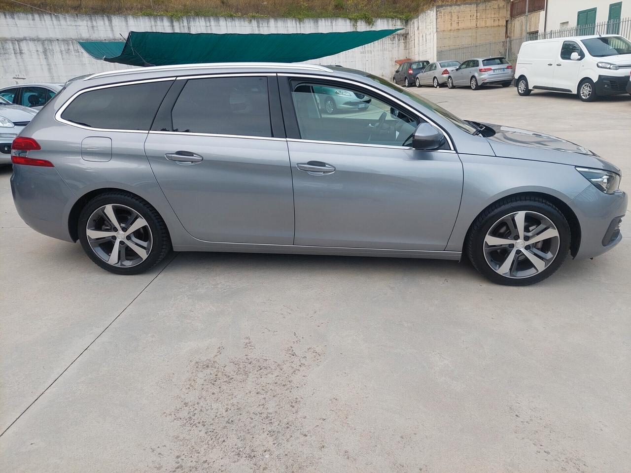 Peugeot 308 SW BlueHDi 130 S&S Allure