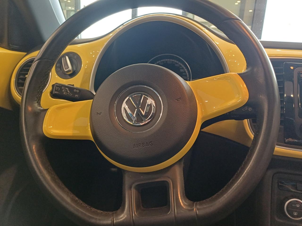 Volkswagen Maggiolino 1.2 TSI Design adatta a neopatentati