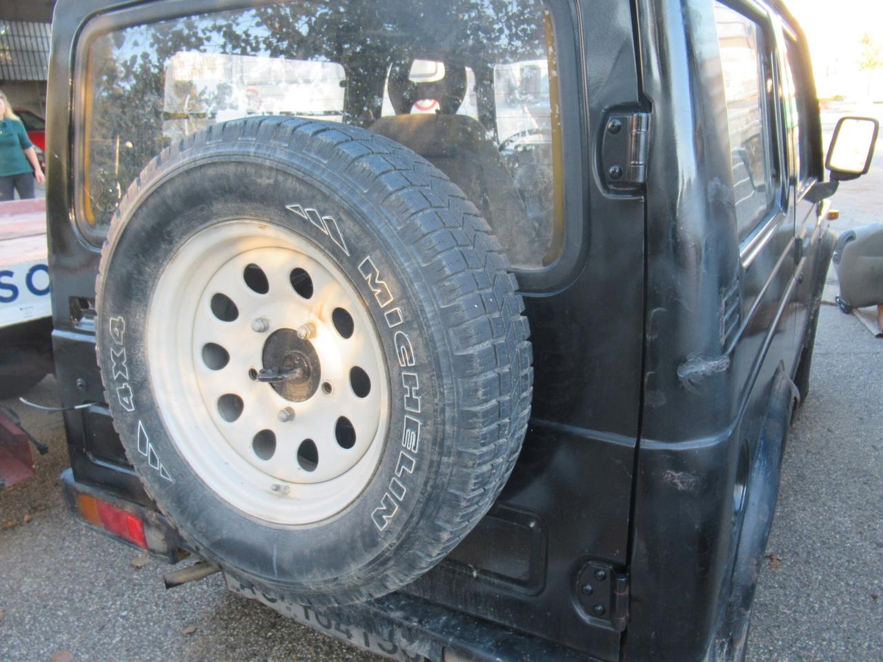 Suzuki SJ 410 SJ410 Berlina De Luxe